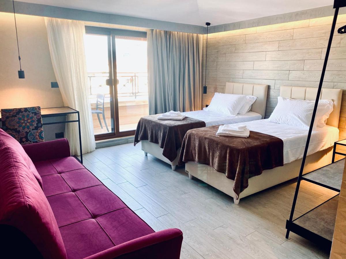 Deluxe Rooms In Blloku Area Tirana Kültér fotó
