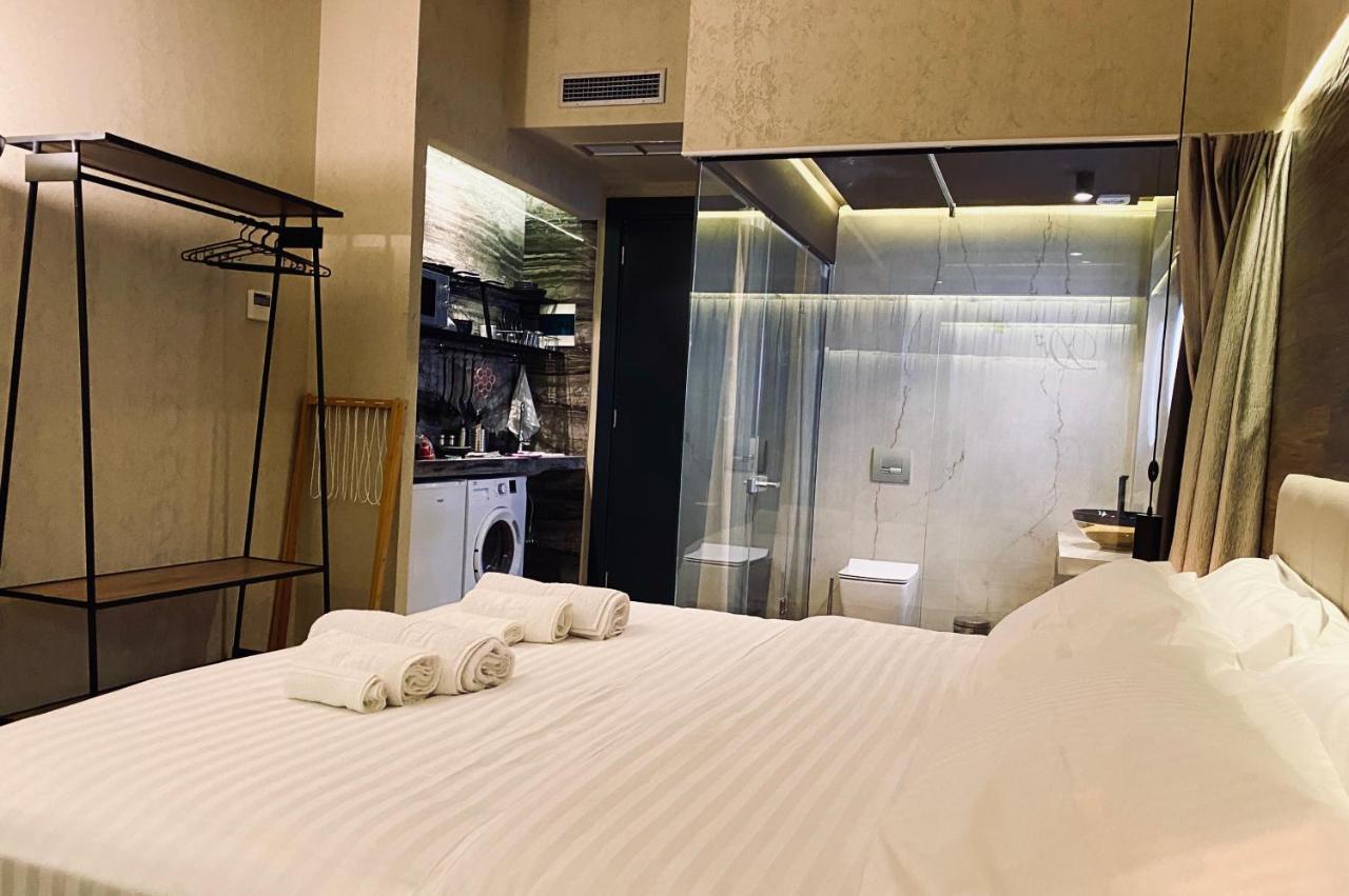 Deluxe Rooms In Blloku Area Tirana Kültér fotó