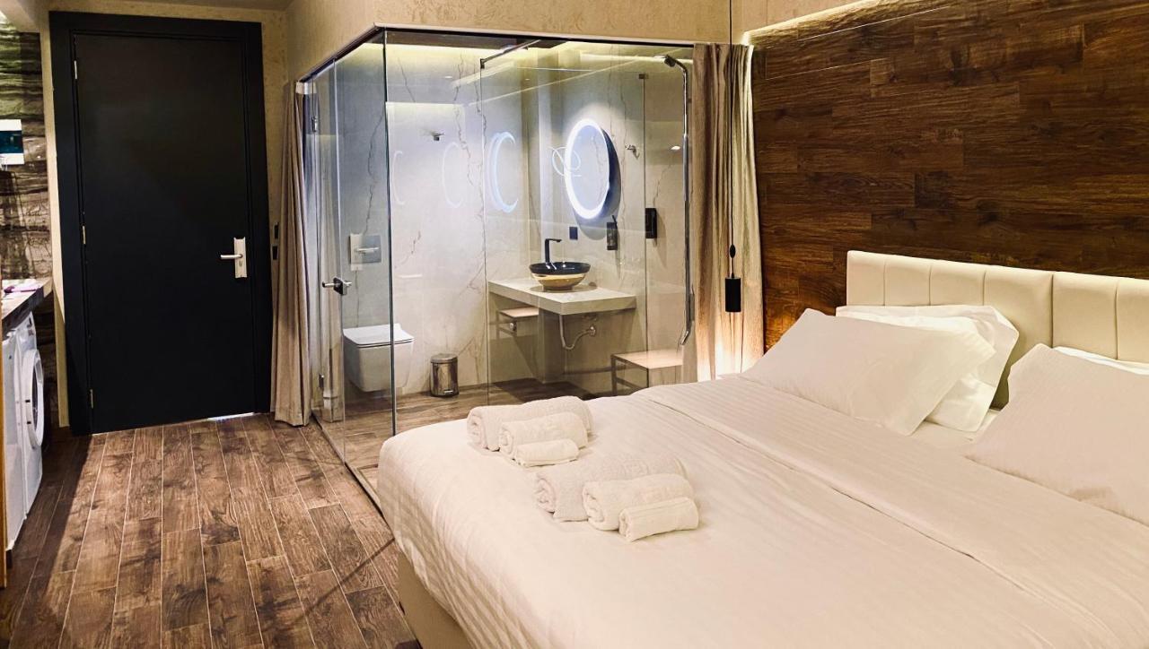 Deluxe Rooms In Blloku Area Tirana Kültér fotó