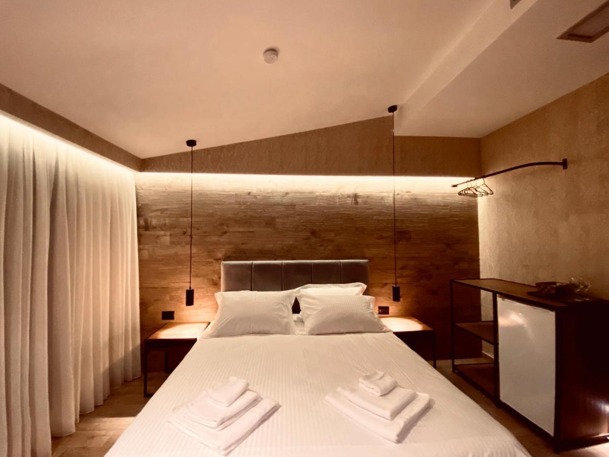 Deluxe Rooms In Blloku Area Tirana Kültér fotó