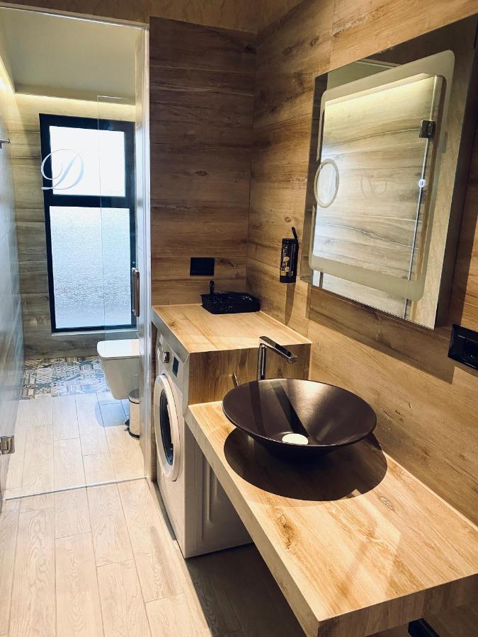 Deluxe Rooms In Blloku Area Tirana Kültér fotó