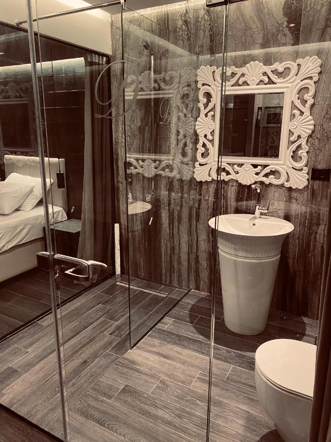 Deluxe Rooms In Blloku Area Tirana Kültér fotó